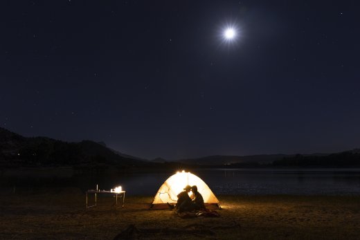 Stargazing During Romantics Dune Dinner in Abu Dhabi