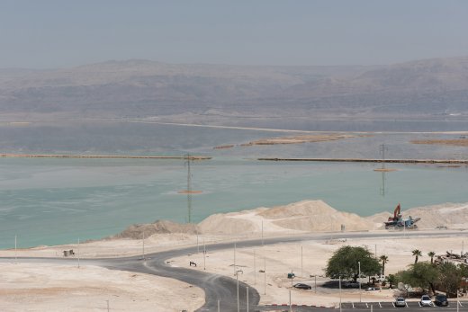 Abu Dhabi’s Salt Lake Supports Eco-Tourism